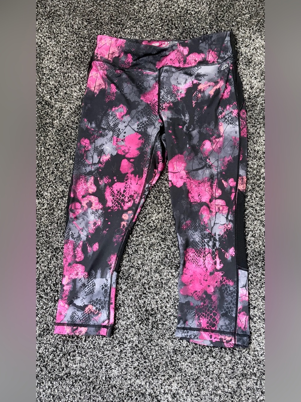 Tapout Pink and Black Splash Capri Leggings